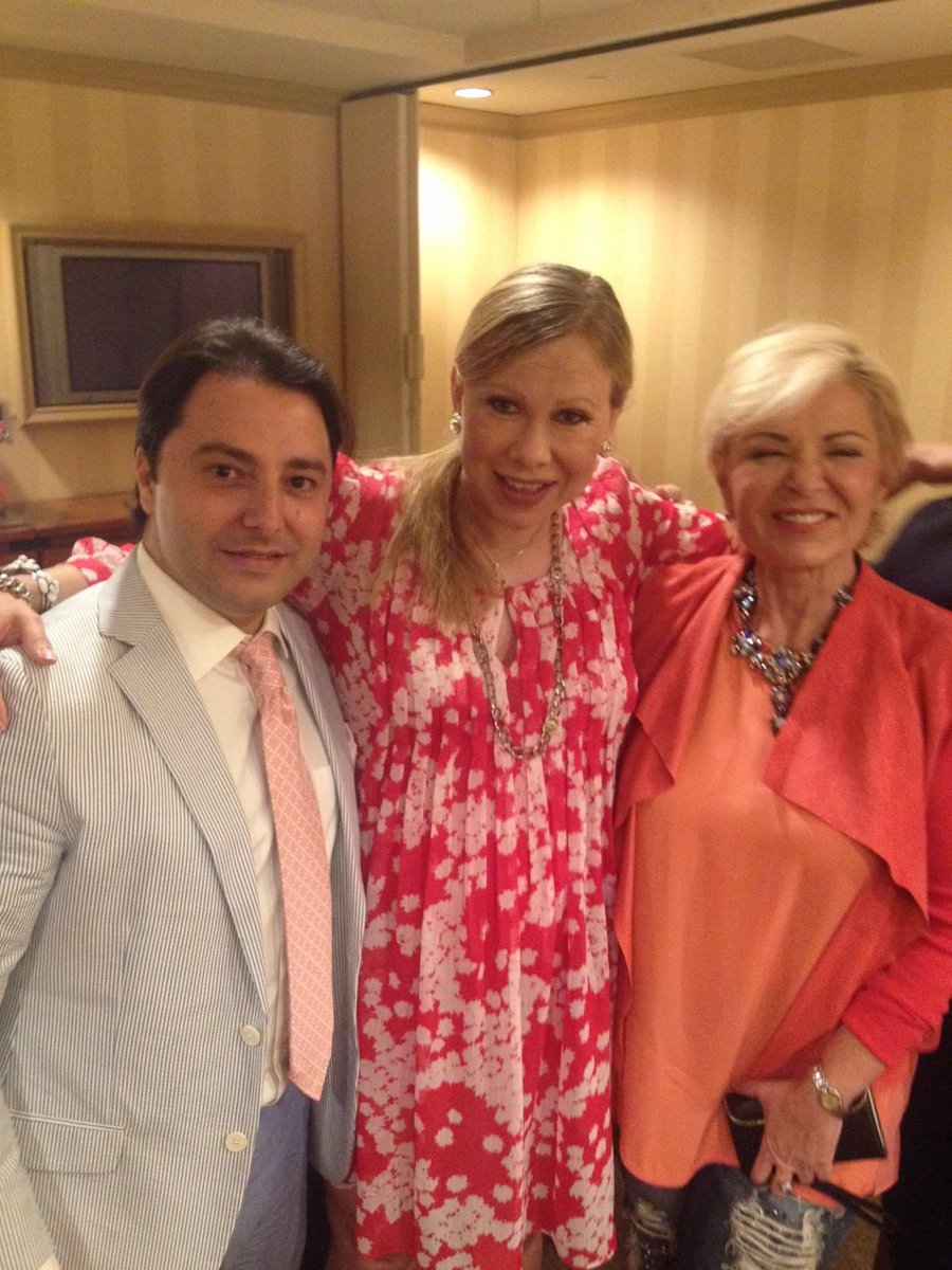 Queen of Comedy Roseanne Barr  🫶 I am 5 months pregnant on this picture… almost 10 years ago !!! VEGAS 🫶 CarloJFarina ❤️