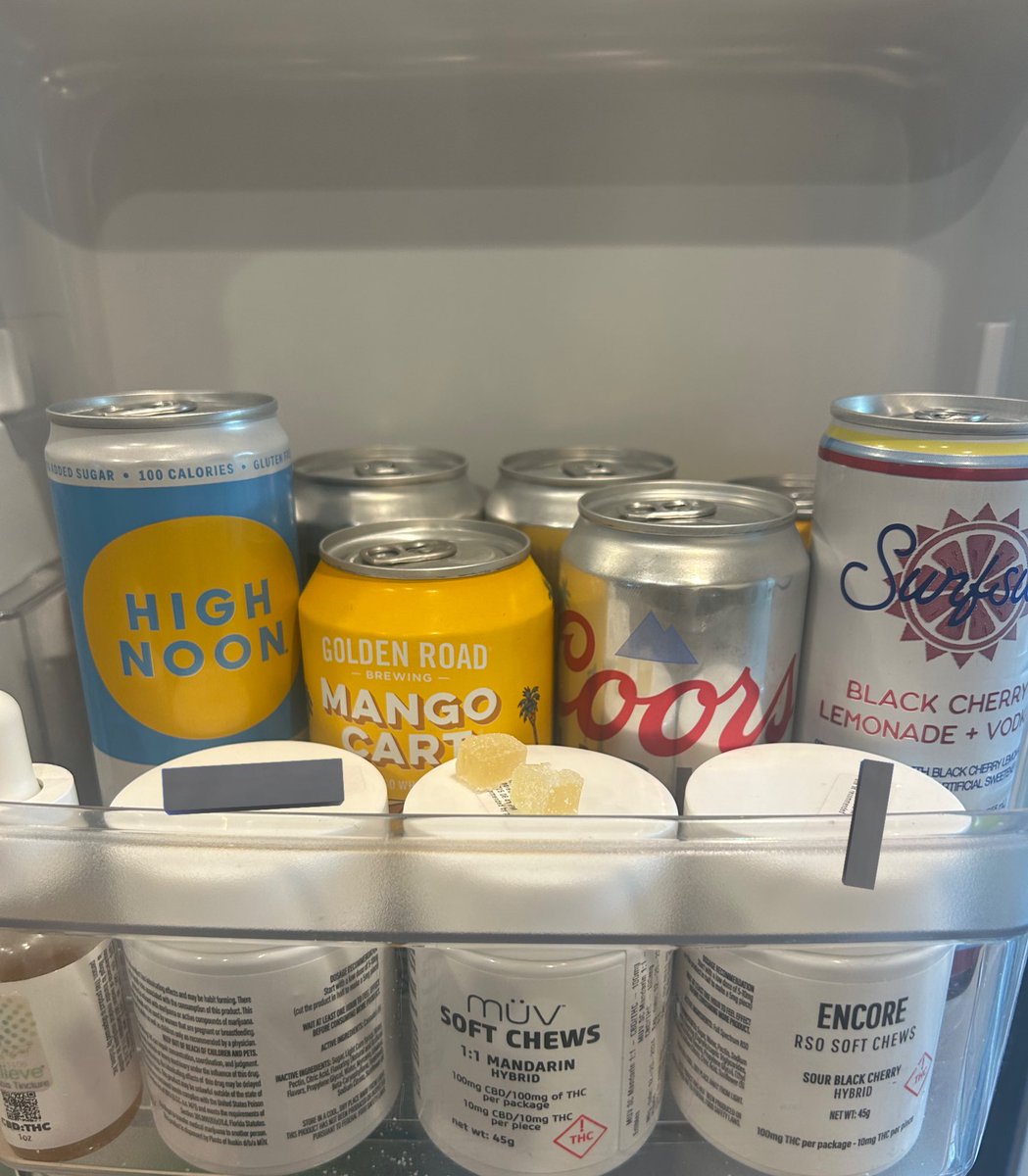 DrBluntblazer's tweet image. Tonight’s starting lineup..
Mango cart at PG
Gummy at SG
Coors at SF 
Surfside at PF 
And high noon at the center
(Pre-roll on the IR) 
#Diversify