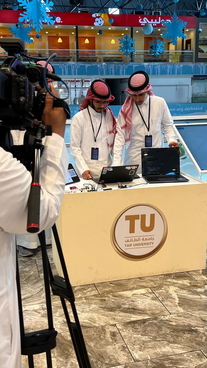 zar2li's tweet image. Had a great time at the Smart Future Exhibition at Taif University, organized by our Programming &amp;amp; AI Club!
We shared cool tech projects and talked all things AI, cybersecurity, and the future.

Big thanks to everyone who made it awesome!

#SmartFuture #AI #TaifUniversity