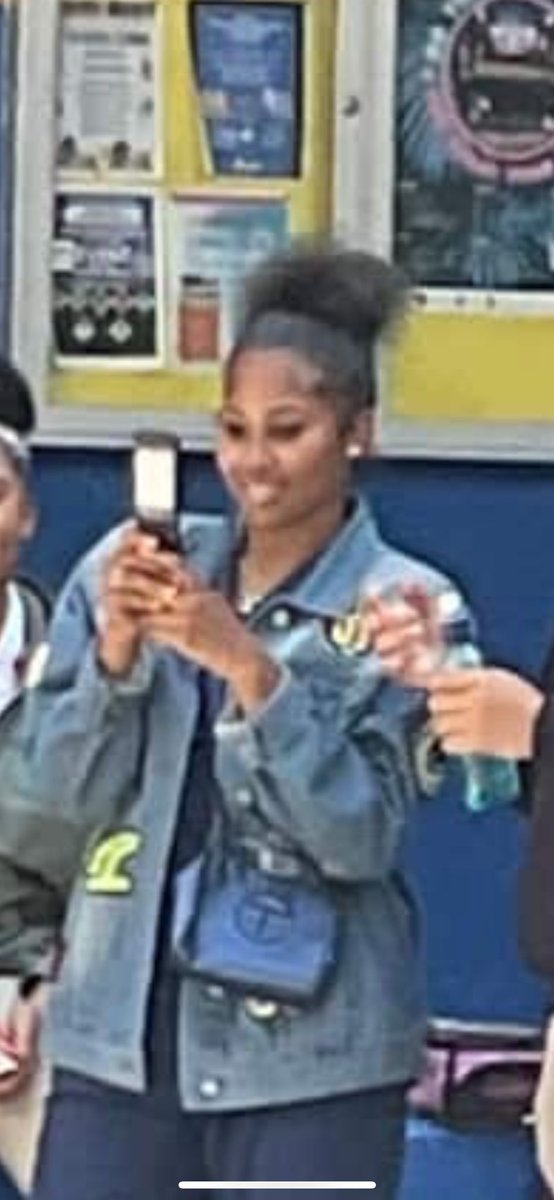 mariiboychiii's tweet image. when my phone took but i still gotta find a way to tt my boo