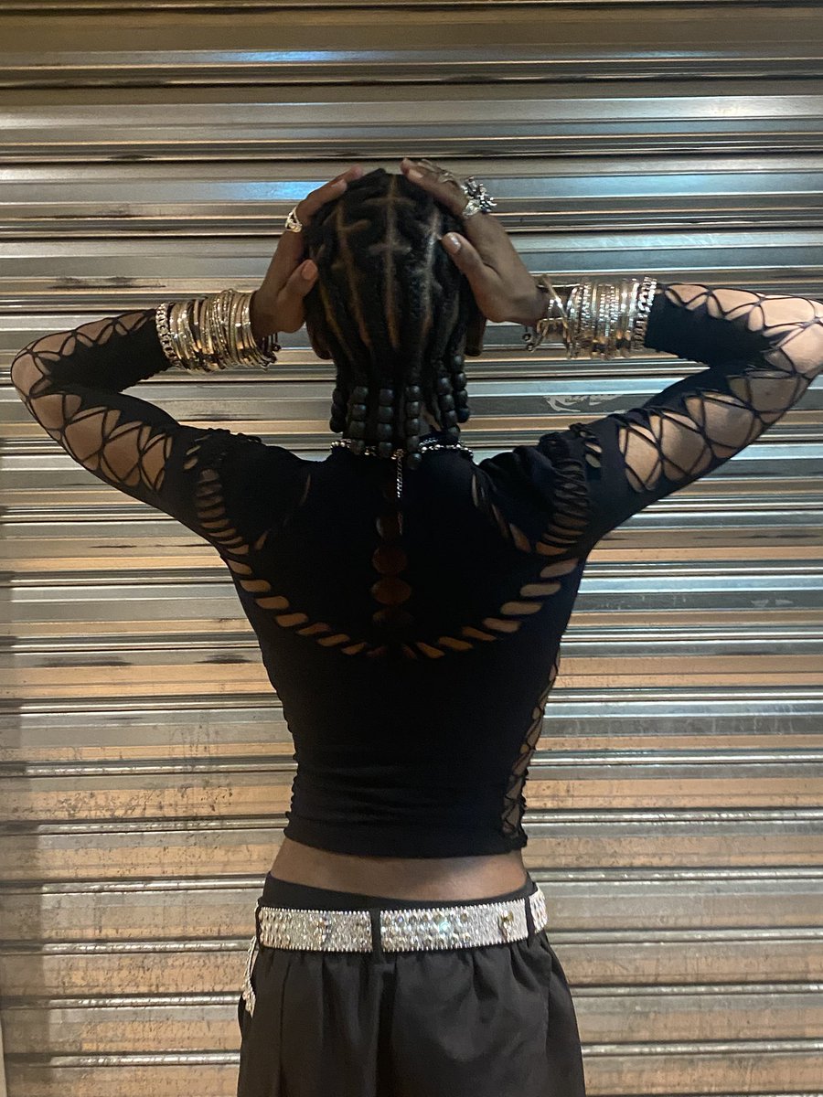 aartictundra_'s tweet image. Rate my fiiiiittttt 🫶🏾
#LGBTQIAWelcomeSpring