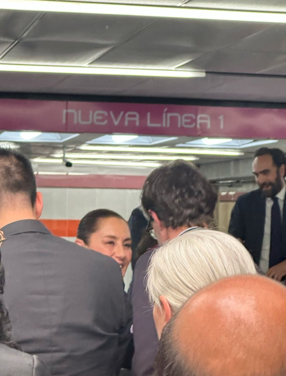 Giuseppe Mancinelli (@giusemancinelli) on Twitter photo Acompañamos a la presidenta de México <a href="/Claudiashein/">Claudia Sheinbaum Pardo</a>, la jefa de Gobierno 
<a href="/ClaraBrugadaM/">Clara Brugada Molina</a> y autoridades de <a href="/GobCDMX/">Gobierno de la Ciudad de México</a> a la apertura de estaciones renovadas de la Línea 1 del <a href="/MetroCDMX/">MetroCDMX</a> 🇲🇽 En #UNOPS apoyamos con estructuración del proyecto, definición de estudios y mejores prácticas. Acompañamos a la presidenta de México <a href="/Claudiashein/">Claudia Sheinbaum Pardo</a>, la jefa de Gobierno 
<a href="/ClaraBrugadaM/">Clara Brugada Molina</a> y autoridades de <a href="/GobCDMX/">Gobierno de la Ciudad de México</a> a la apertura de estaciones renovadas de la Línea 1 del <a href="/MetroCDMX/">MetroCDMX</a> 🇲🇽 En #UNOPS apoyamos con estructuración del proyecto, definición de estudios y mejores prácticas.