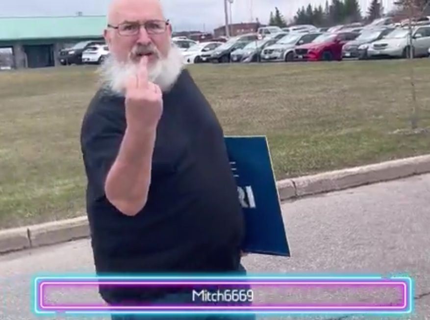 guyfelicella's tweet image. Let’s talk about the “Brantford boomer.”
👉 Canadian Conservatives — you have REALLY lost the plot 👈
To summarize: Conservative protesters yelled at Liberal supporters outside a rally, waved “F*ck Carney” flags, shouting obscenities through megaphones, called them libtards…