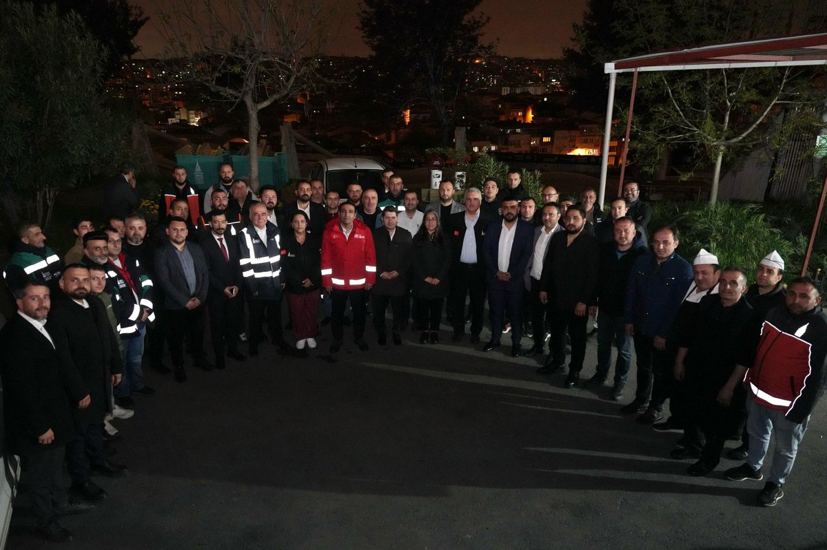 inanguney's tweet photo. Zor zamanda, Beyoğlu'nun Belediyesi var.

Beyoğlu Belediyemizin emekçileri komşuları için görev başında.

📍Aşevi https://t.co/O26cwxBdB2