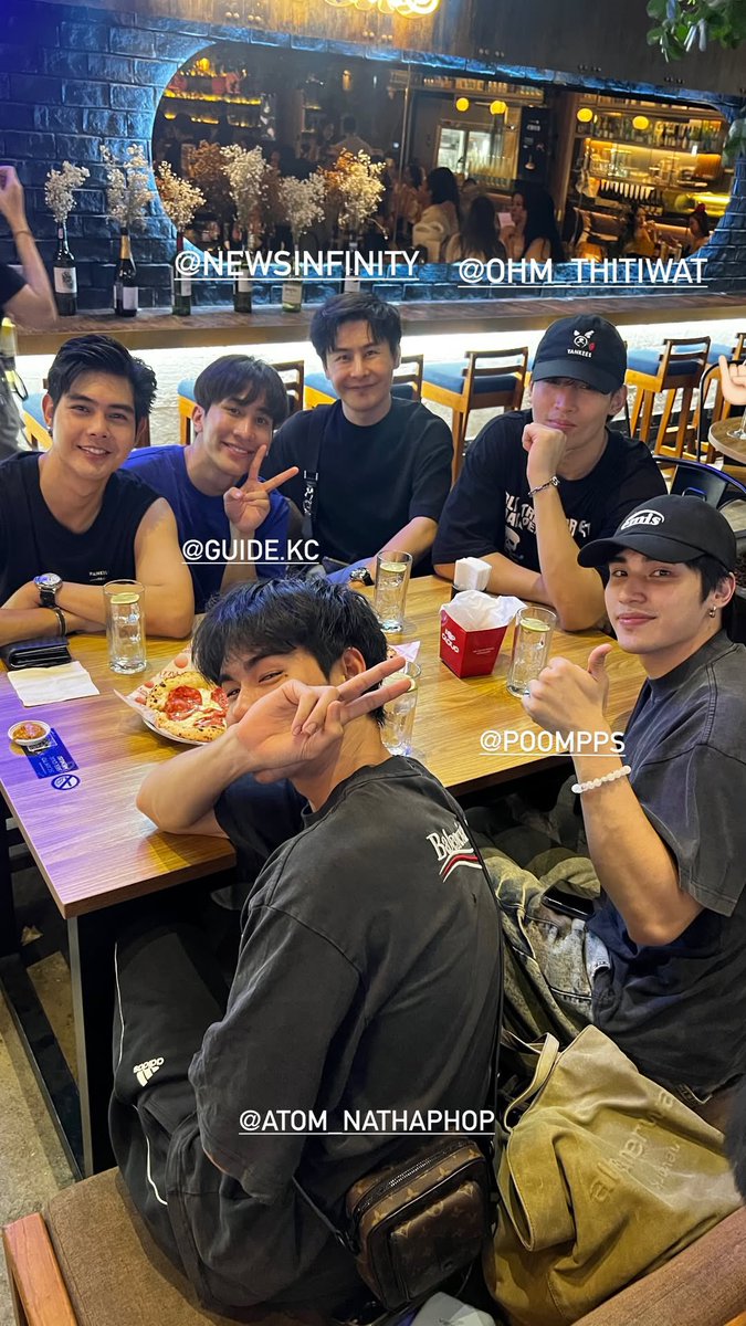 rzm_bii's tweet image. Love you all 😍😍

#SnapProject #OhmThitiwat #โอห์มไง #Newsinfinity #POOMVILLAFANCON