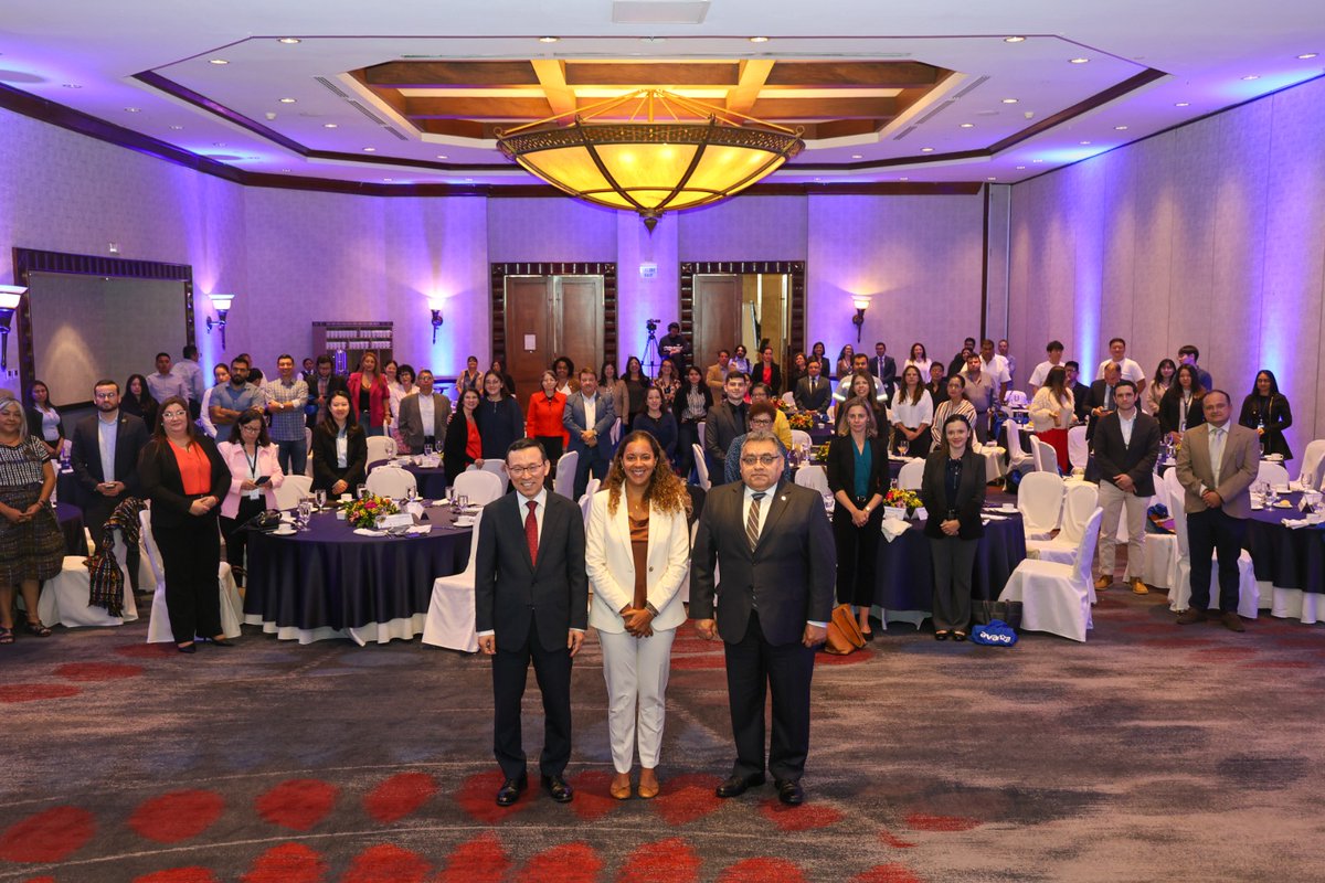 Seguimos nuestros esfuerzos para luchar contra la migración irregular y favorecer la integración de los que retornan al país. Hoy lanzamos el programa:  Fondo de Desarrollo Empresarial. Juntos vamos a generar empleos dignos para la población guatemalteca!