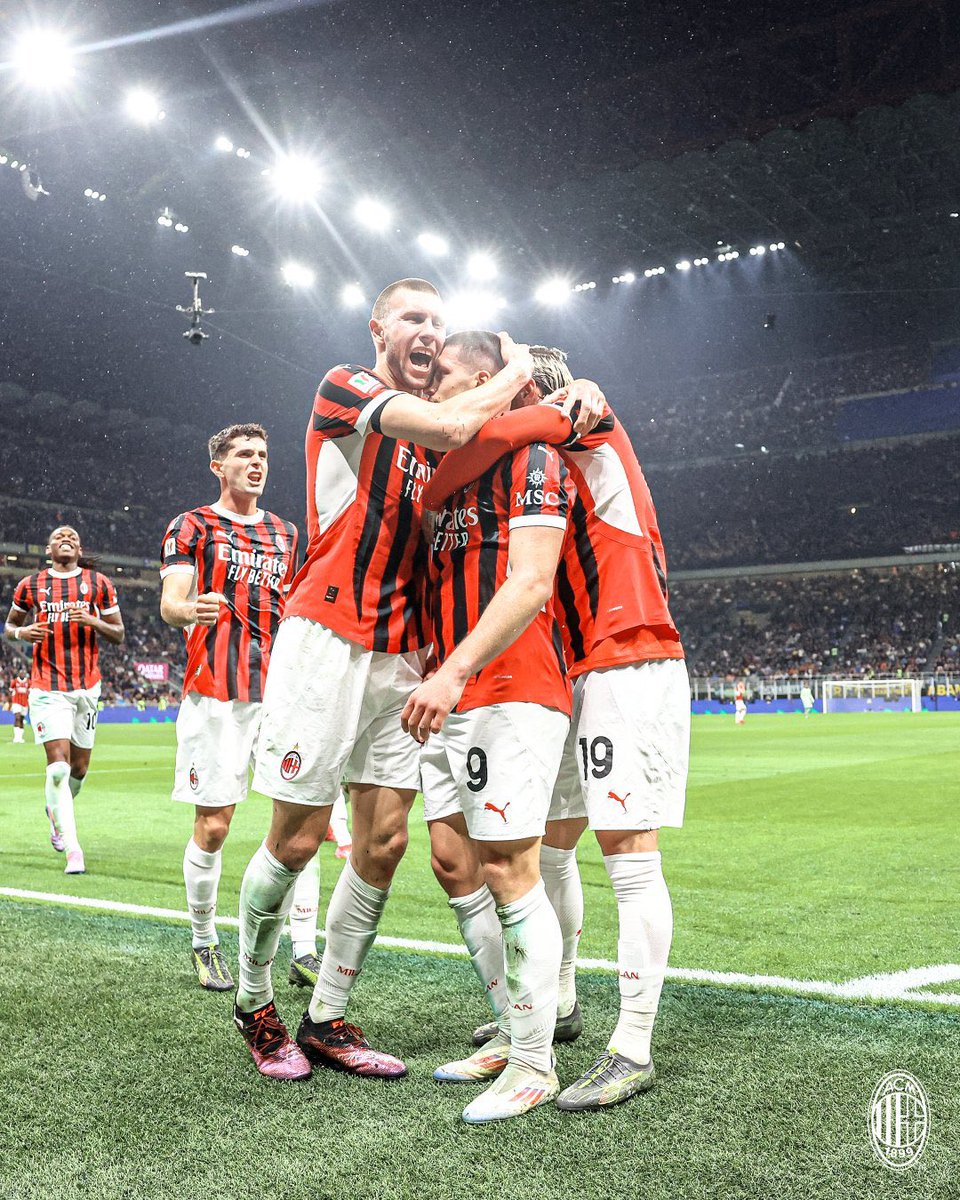theflankerID's tweet photo. AC Milan musim ini: Ngang ngong ngang ngong sepanjang musim, KECUALI LAWAN INTER.

Milan menang terus atas sang tetangga dan kali ini kemenangan membawa mereka ke final Coppa Italia.

Ini mungkin bisa jadi gelar pelipur lara di musim yang buruk. https://t.co/iV7wwOlprT