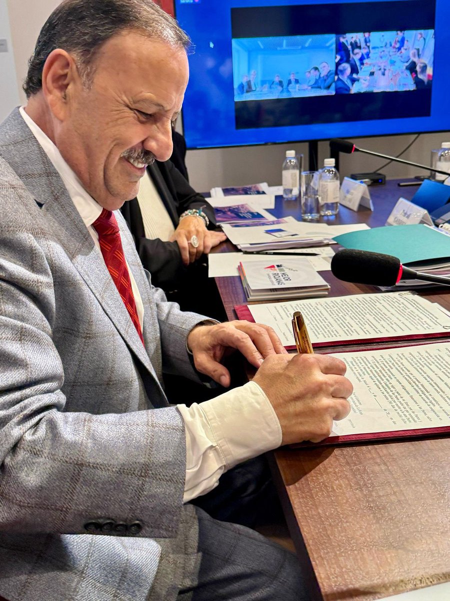 En el marco de la gira de trabajo que estamos realizando en Rusia, hoy me reuní con Gleb Nikitik, gobernador de la región de Nizhni Nóvgorod, con quien firmamos un memorando de cooperación entre ambas provincias. 
Con este primer acuerdo queremos fortalecer la cooperación