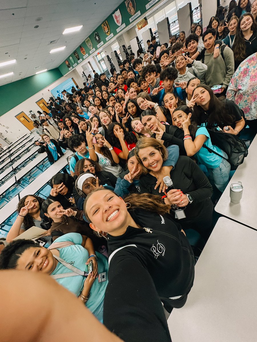 Congratulations to all the Warriors who made the Honor Roll for the 3rd quarter!👏🎊

Today we’re highlighting our 8th graders at their last middle school Honor Roll! 🥹 Way to go, Warriors!💙