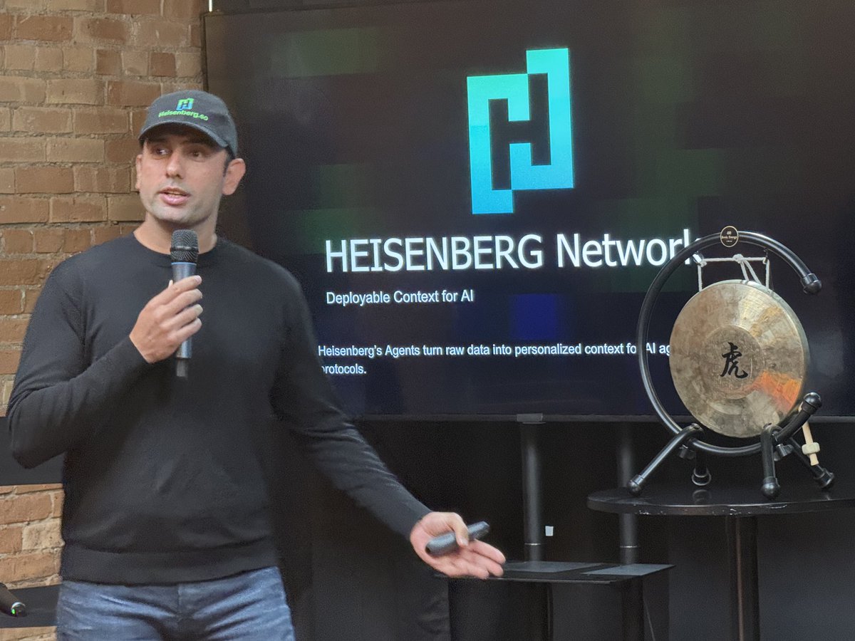 At the Toronto DAO x Sui Community event diving into #DecentralizedAI. Heisenberg Network is all about deployable, personalized context for AI. Blockchain x AI is heating up. Who else is building in this space? #Web3 #AI #Sui #PrivacyTech #HeisenbergNetwork #TorontoTech
