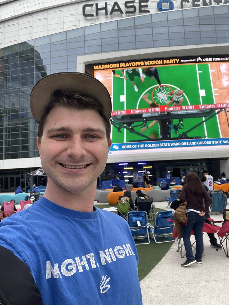 tjstradamus1144's tweet photo. We out here!!!!!!!!! #Dubnation https://t.co/hyxQ7UpkY8