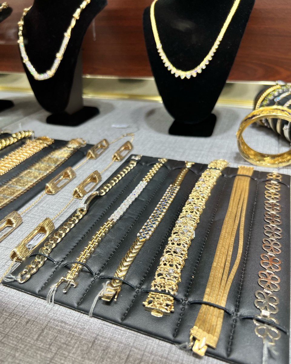 Sergiosjewelers's tweet image. Jewelry is the ultimate gift of love and appreciation. Find that perfect piece for your loved ones at Sergio's Fine Jewelers and make their day extra special. 💖

#GiftOfJewelry #TimelessGift #JewelryForLovedOnes #SergiosJewelers