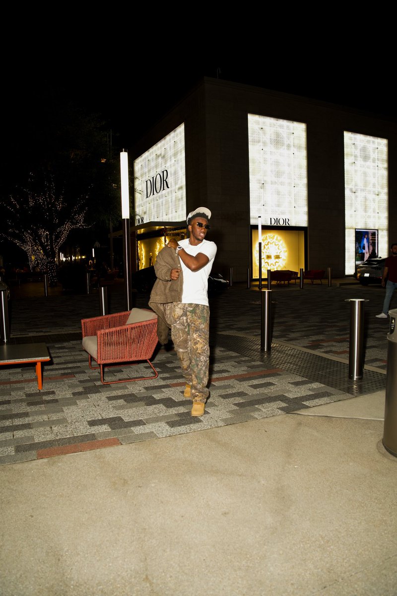 fax_koolaid's tweet image. 23 on the 23rd 🎉 #JordanYear #GoldenBirthday