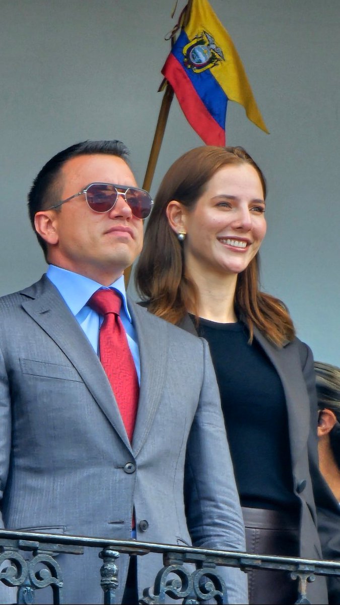 OrdazElmo's tweet photo. Gente de bien;

¿Cuál cree usted que es la Primera Dama más "guapa" de la política ecuatoriana?

🔁Lavinia
❤Patiñe https://t.co/t0HaqjybVL
