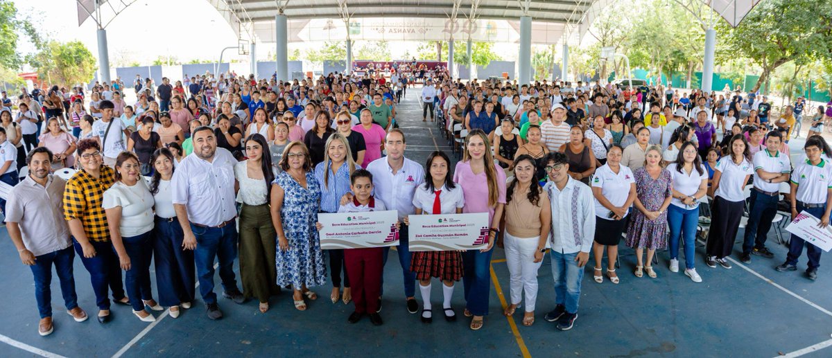 Gobierno de Diego Castañón Trejo entrega mil #becas - wp.me/p7T9nn-dxJ
#QRooExpress #Noticias #Tulum #QuintanaRoo #México #QRoo #Entérate <a href="/diegocastanonmx/">Diego Castañón Trejo</a> #PresidenteCercaDeTi #VisitaTulum #TransformaciónyFuturo #BecasEducativas