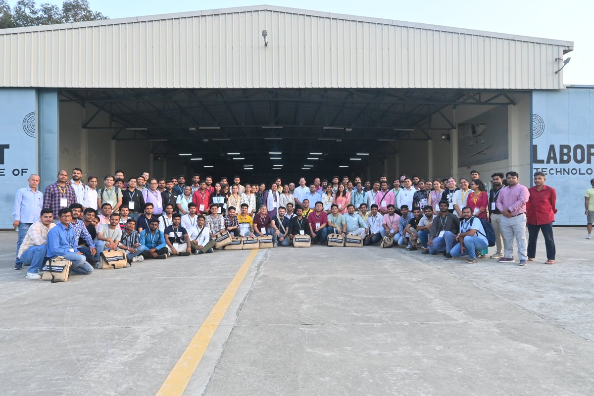 Prof_Raghvendra's tweet photo. The workshop attracted over 125 participants from over 55 institutions, including different IITs, IIITs, NITs, Central/State Universities, Engineering Colleges, CSIR Labs, and DRDO scientists from LRDE and DEAL https://t.co/tO1lU0GRCQ
