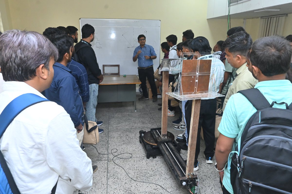 Prof_Raghvendra's tweet photo. Lab visits to the Microwave Lab, mmWave Research Lab, EMI/EMC Lab, MedTech Lab, and Flight Lab facility gave participants hands-on exposure to advanced experimental infrastructure. https://t.co/opTziKazZz
