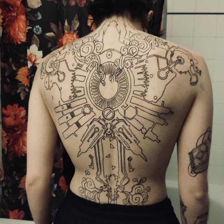 butchyknight's tweet image. Hello @ForticheProd @annecyfestival , Because of this huge tattoo piece, I no longer have money to come to the festival and see the exhibition, can I have a ticket pls?