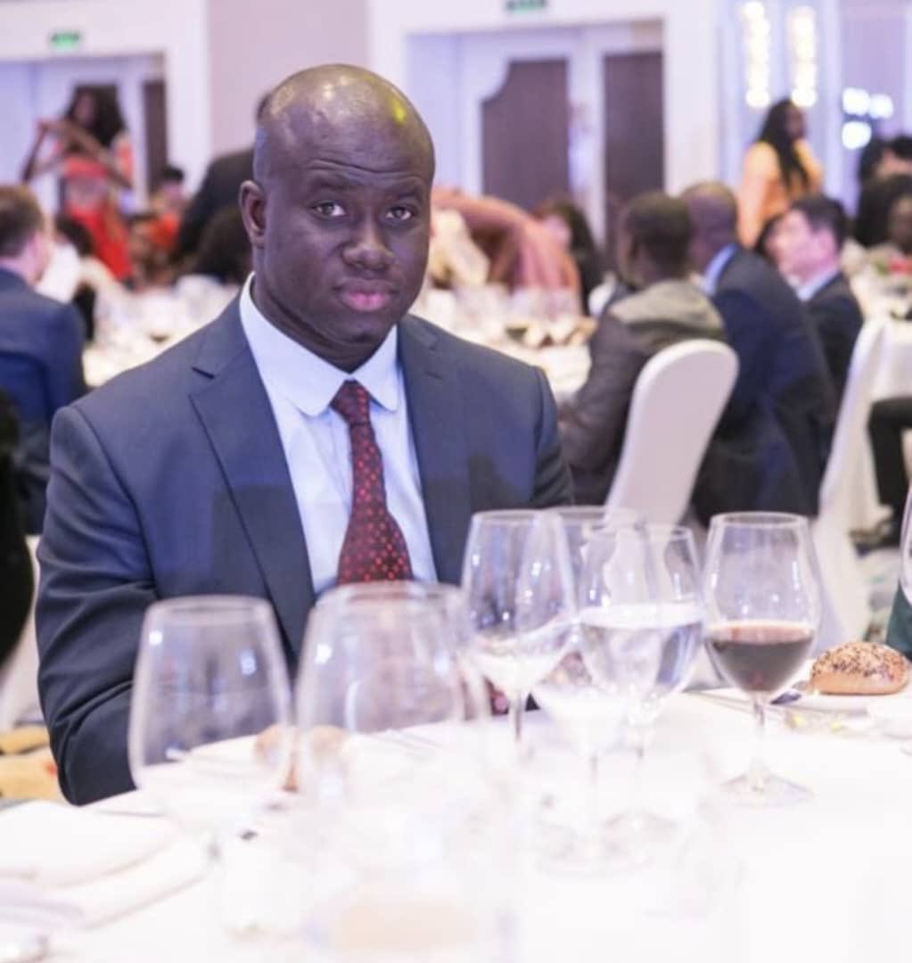 Deux ans déjà que Amadou  Ndiaye, notre éminent collègue nous quittait par la volonté divine. Ton souvenir est intact et nos prières ininterrompues afin qu’Allah SWT t’accueille dans Son Paradis le plus élevé. Repose en paix.