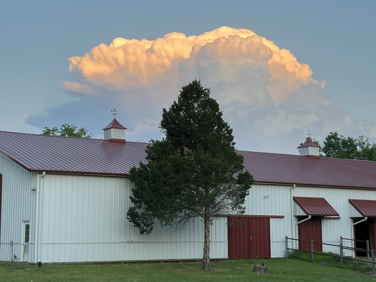 The Inola OK storm from the northeast side of Owasso, catching the last bit of the “good light”. #okwx