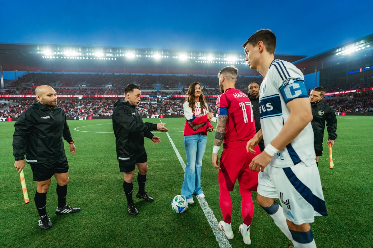 I was so honored to have been chosen and excited to be able to perform the Coin Toss at the @stlcitysc game this past Saturday! (P.S. I won it 😂) I love this team, love the fans, and most of all, LOVE THIS BEAUTIFUL GAME! 🩷⚽️ Go CITY SC!!!