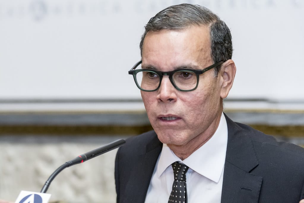 🔵 Luis Vicente León afirmó que 10 millones de venezolanos podrían abandonar Venezuela tras la cancelación de las licencias petroleras y las nuevas sanciones de EEUU.

📌 Vía: <a href="/luisvicenteleon/">Luis Vicente Leon</a>