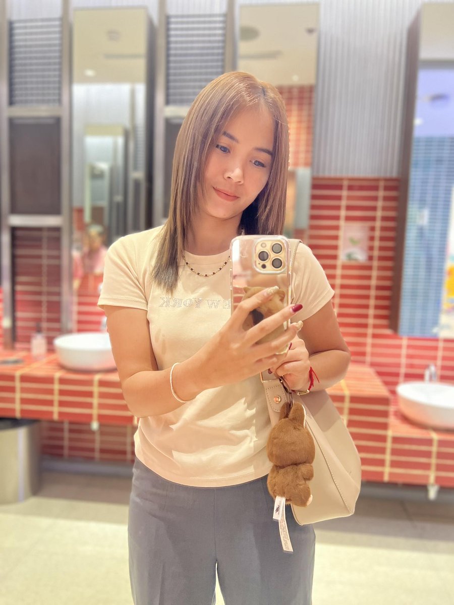 namnamwana's tweet photo. ใครมันจะบ้ากินชากาแฟได้วันละสองสามแก้วคนเดียวห๊ะ
ถ้าไม่ใช่อันธิ 😆😅🤭 https://t.co/O4i5ULSMpe