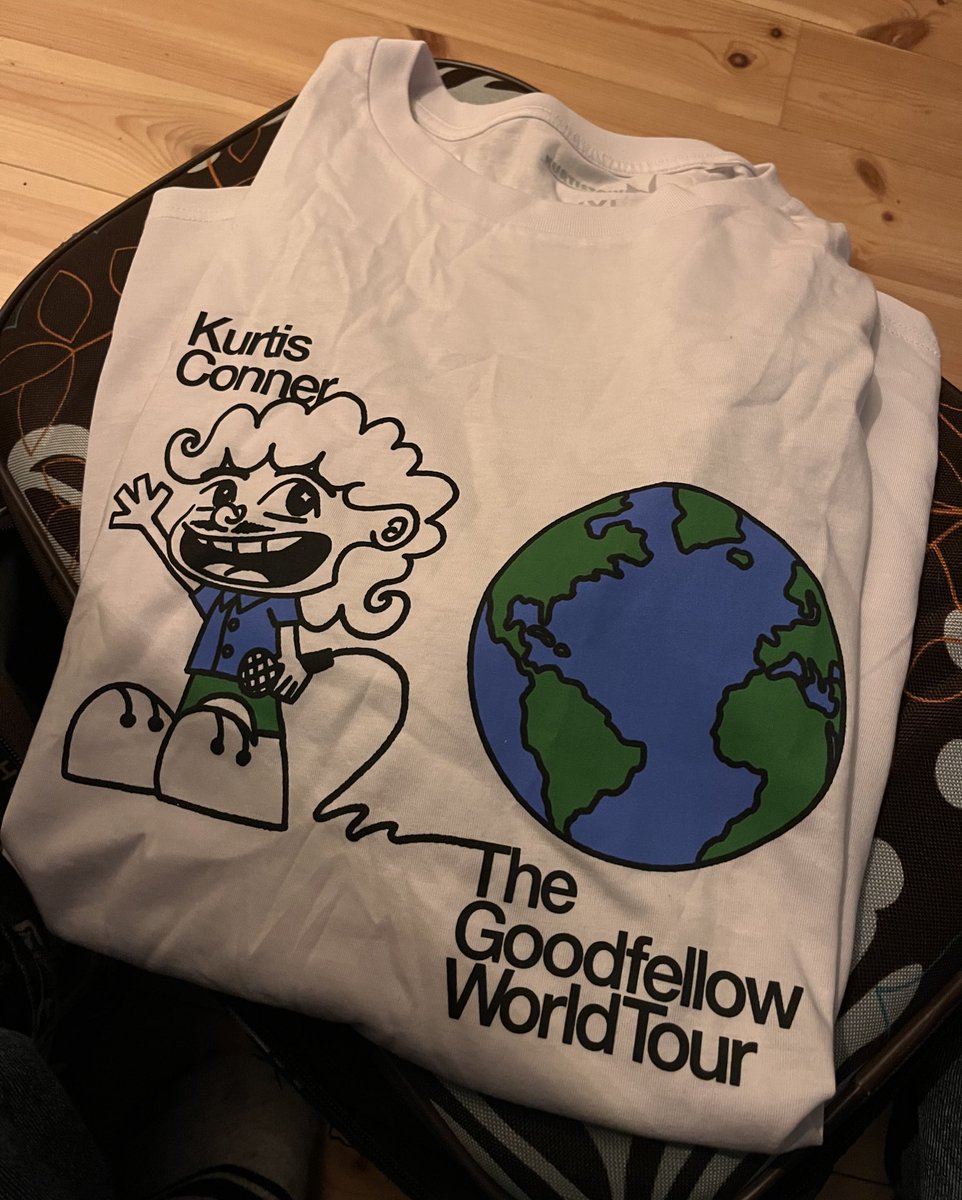sumppiv's tweet photo. i'm soo happy i got to see The Mayor IN FINLAND On my birthday AND my friends got me his tour shirt 😭❤️❤️ https://t.co/4tGNa5LW6H