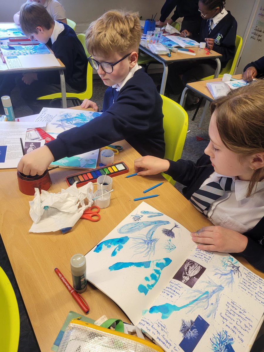 NineAcresPri's tweet photo. Inspired by 19th-century photography pioneer #AnnaAtkins, Y5 created stunning seaweed studies using ink. With careful observation of texture, form &amp; the beauty of nature they mirrored her groundbreaking cyanotypes. Science &amp; history &amp; art in one creative lesson!  #NatureInArt https://t.co/czANTpxjMw