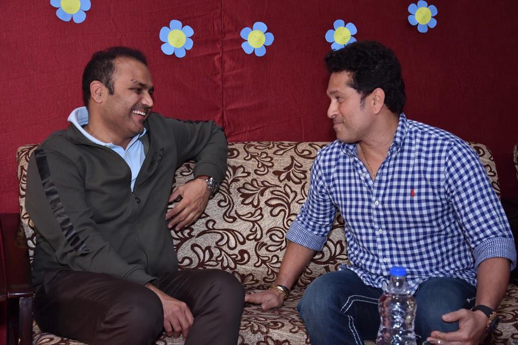 Virrender Sehwag (@virendersehwag) on Twitter photo Happy Birthday to the only man who could shut me up with a fruit and school me with silence.
Cricket ke Don Bradman and Discipline ke Gandhi ji.
<a href="/sachin_rt/">Sachin Tendulkar</a> Paaji, duniya aapki batting ki fan hai,
main toh aapke banana distribution skills ka
Aap jaisa na koi tha, na hoga . Happy Birthday to the only man who could shut me up with a fruit and school me with silence.
Cricket ke Don Bradman and Discipline ke Gandhi ji.
<a href="/sachin_rt/">Sachin Tendulkar</a> Paaji, duniya aapki batting ki fan hai,
main toh aapke banana distribution skills ka
Aap jaisa na koi tha, na hoga .