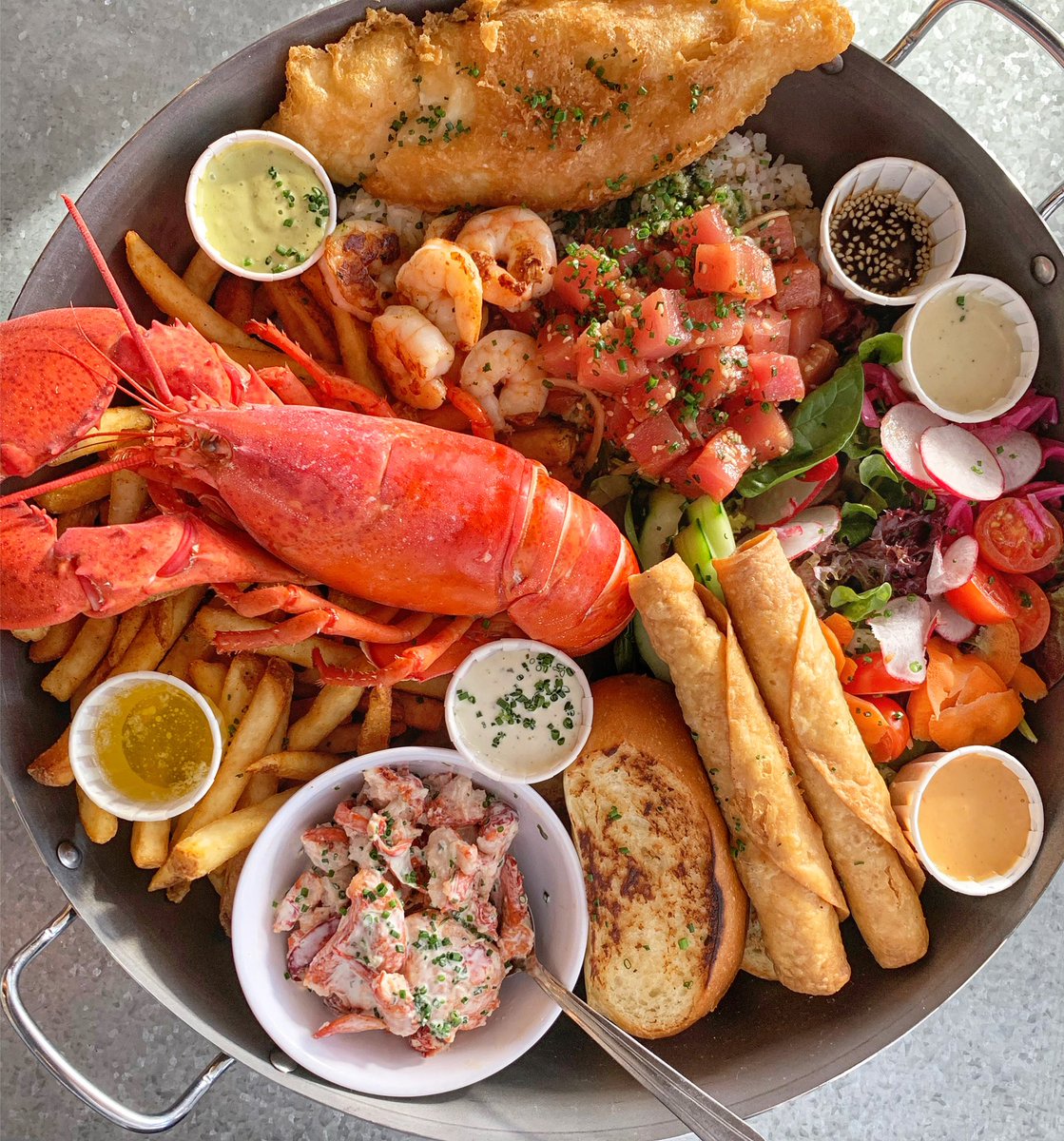 ChefGruel's tweet photo. Seafood salad https://t.co/YVYSmCrH4D