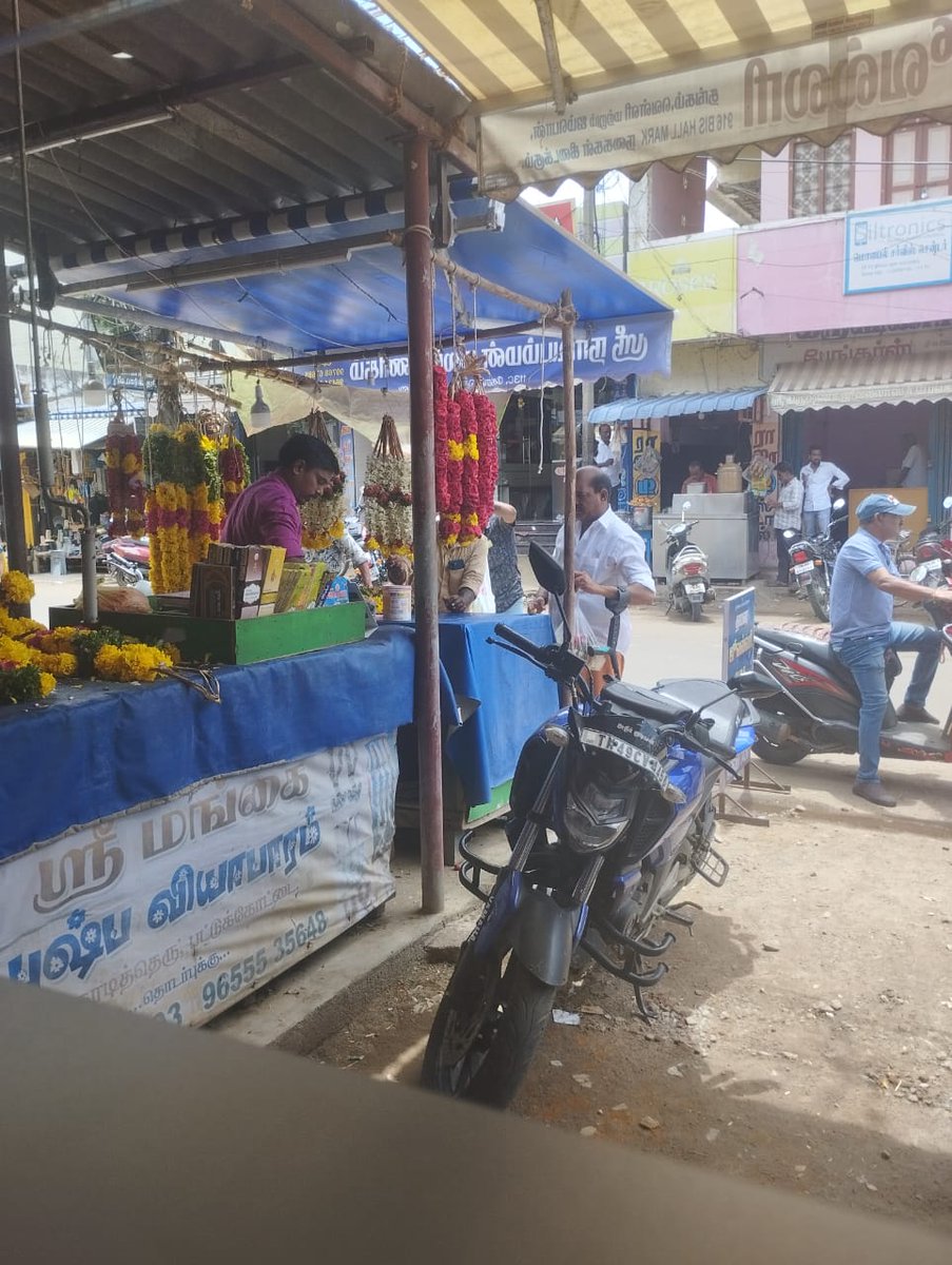 A flower shop has encroached nearly 15 feet of both the Platform &amp; Road making a hindrance to the pedestrians, vehicle movement and the visibility of the neighbouring shops. A complaint was filed on 26th December 2024 by the neighbouring shopkeepers. The Monday Petition was filed