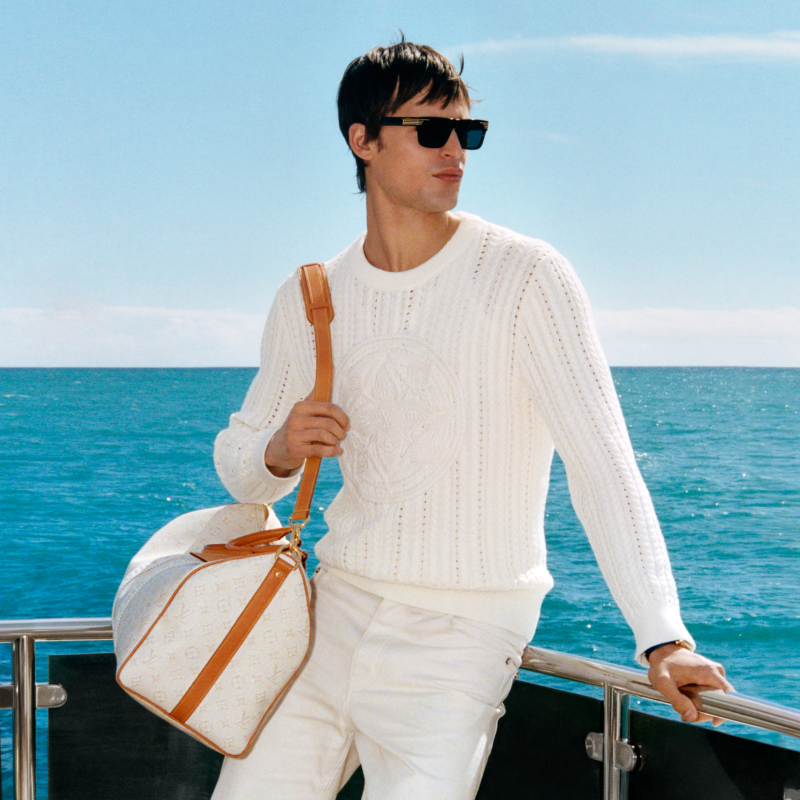 LouisVuitton_JP's tweet photo. 錨を上げて。スポーティなディテールとマリン風のデザインを散りばめた@Pharrellによる #LVMenPreFall25 コレクション。洗練されたスーツやアクセサリーなど、太西洋をまたにかけるモダンなトラベラーにぴったりなワードローブを紹介。

#PharrellWilliams #LouisVuitton