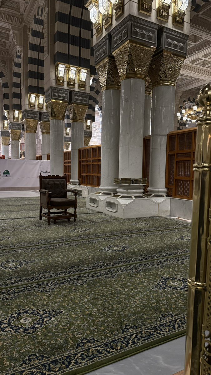 j11fl8's tweet photo. يقول ابن القيم: “لا تظن أن نفسك هي التي ساقتك لفعل الخيرات، بل إعلم أنك عبد أحبك الله فألهمك فعل الخيرات.. فلا تفرّط في هذه المحبة فينساك.”🌷📚#قرآن_كريم #المدينة_المنورة #المسجد_النبوي #غيمة_الحرمين #كلية_المسجد_النبوي📚 https://t.co/zrvSQaaB5P