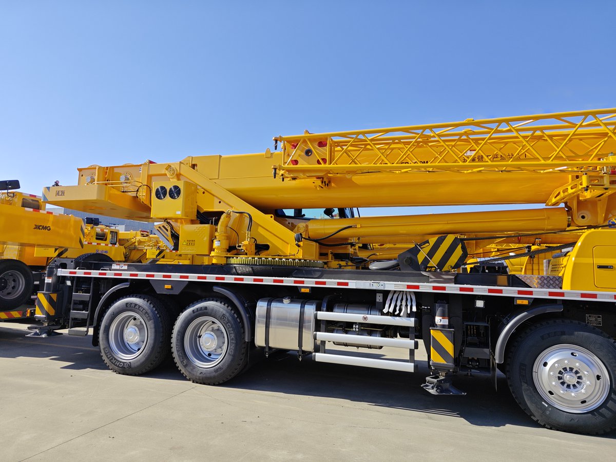 HuFreda's tweet image. #XCMG Truck Crane QY55K5C &amp;amp; XCMG Truck Crane QY70K5D😍