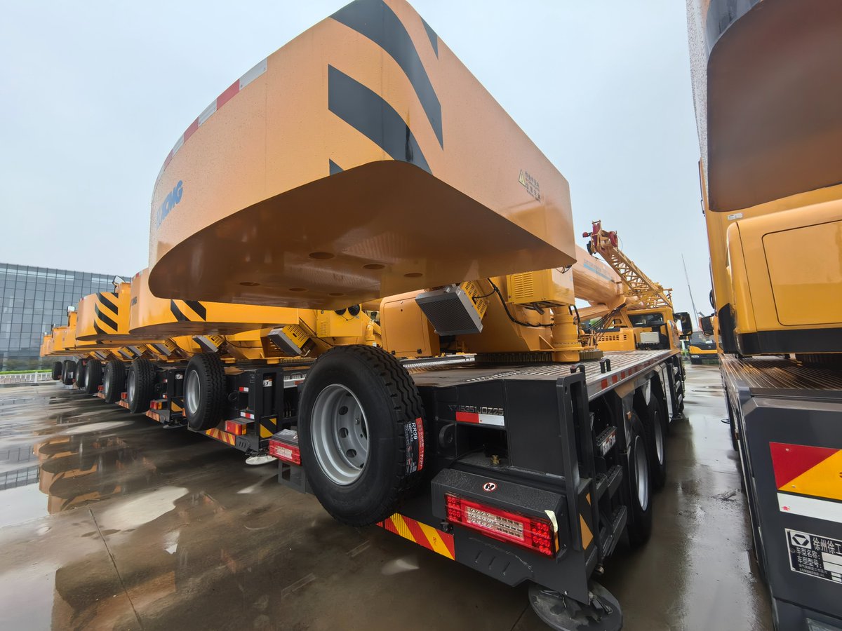 HuFreda's tweet image. #XCMG Truck Crane QY55K5C &amp;amp; XCMG Truck Crane QY70K5D😍