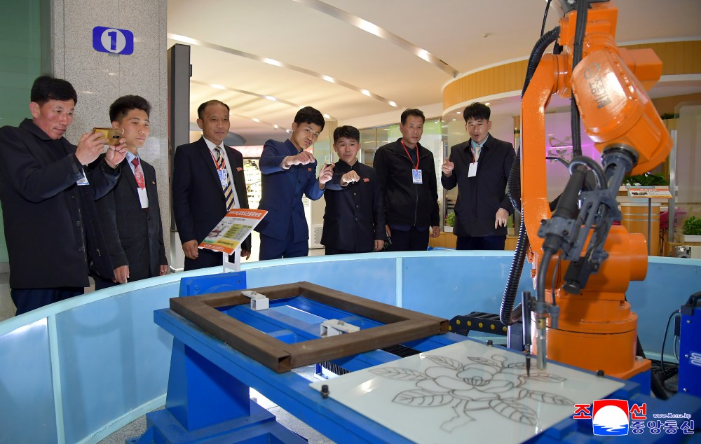 The 38th National Science &amp; Technology Festival just kicked off in Pyongyang. Over 650 scientists &amp; engineers are showcasing innovations to boost the economy &amp; daily life across 30+ sectors.

Read more: exploredprk.com/news/38th-nati…