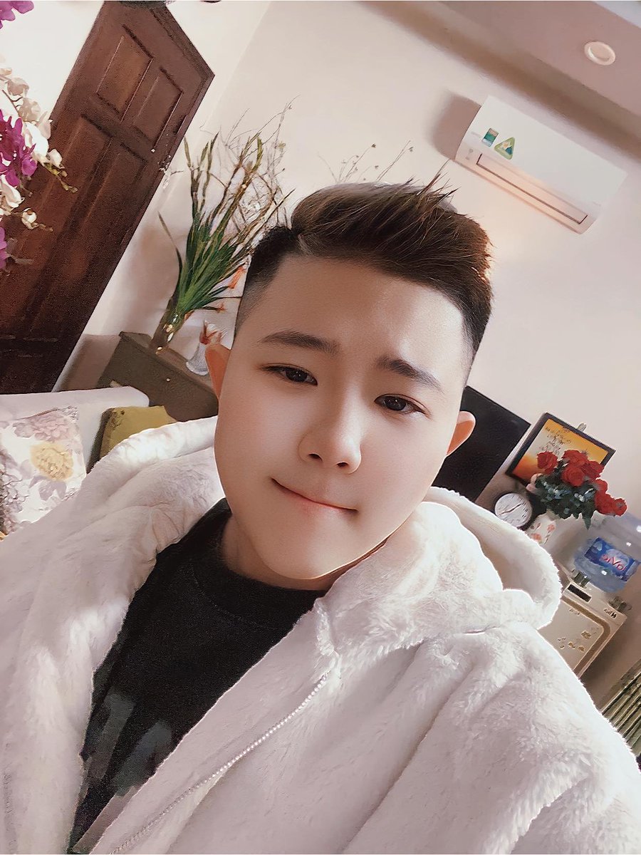 thachngantam1's tweet photo. Tin tức thời sự thay đổi nhanh chóng, không kịp nghĩ sẽ xảy ra điều gì tiếp theo. https://t.co/P0PnSUyeON