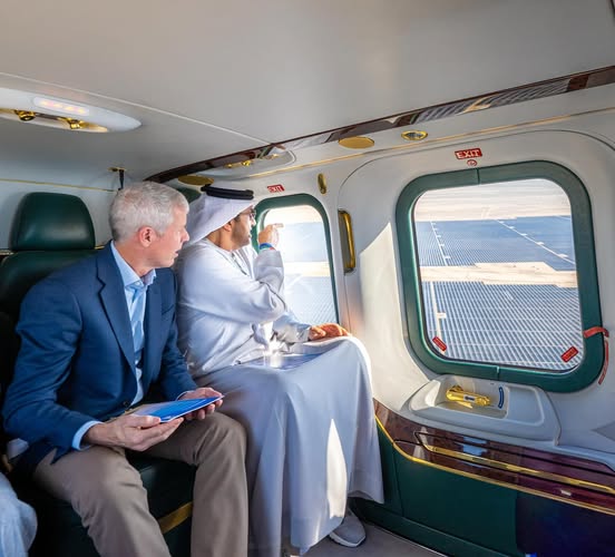 JinkoPower's tweet photo. U.S. Secretary of Energy Chris Wright visited the Al Dhafra Solar Project, in which Jinko Power is an investor. Al Dhafra is a 2.1GW milestone in clean energy, and the biggest project of its kind at the time, 

Read more on our LinkedIn! 

https://t.co/fvMHfzAr5h https://t.co/B8fXBxRvkx