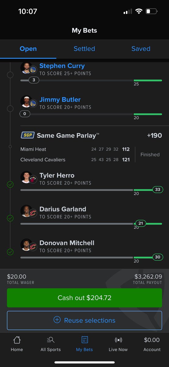 Tyr3il_'s tweet photo. For there only to be 3 legs left out of a 10 leg parlay this cashout is CRIMINAL @fanduel stop playing with my 🧀 https://t.co/dGKzuB3m9T