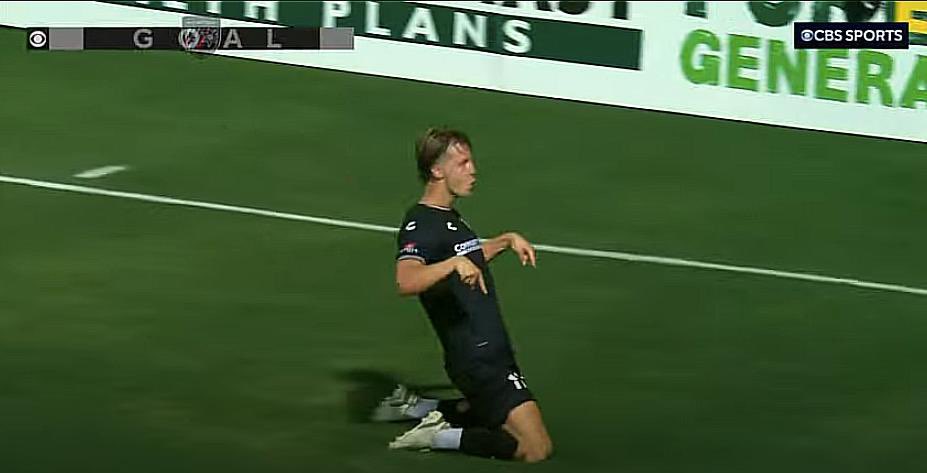 We got Greive, super Alex Greive! I just don’t think you understand 🎶 

San Antonio 3-2 Colorados Switchbacks 

Alex Greive scores SAFC third goal. #USLChampionship