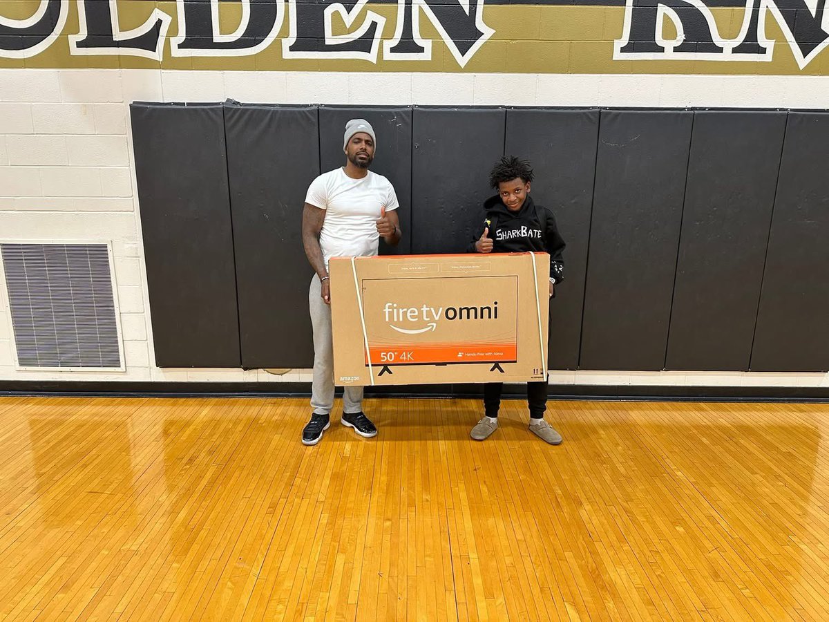 Arlington Middle School (@ips_arlingtonms) on Twitter photo Special shoutout to both of our very own,<a href="/CoachB_Fasho/">Brandon Beasley</a> , for blessing our students who had the highest increase in the iLearn scores. His program, Triple Blessed, gave each of our kids a 50-inch smart TV! Amazing🙏
<a href="/IPSSchools/">IPS</a>
<a href="/Ms_Billups/">Dr. Iesha Billups</a>
#ChooseArlington💛🖤
#AMSISTHEBEST🖤💛 Special shoutout to both of our very own,<a href="/CoachB_Fasho/">Brandon Beasley</a> , for blessing our students who had the highest increase in the iLearn scores. His program, Triple Blessed, gave each of our kids a 50-inch smart TV! Amazing🙏
<a href="/IPSSchools/">IPS</a>
<a href="/Ms_Billups/">Dr. Iesha Billups</a>
#ChooseArlington💛🖤
#AMSISTHEBEST🖤💛