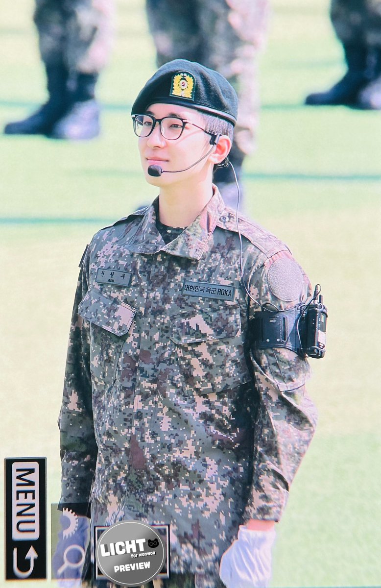 gnanis_queen's tweet image. So happy to know he gained new friends during basic military training. We have nothing to worry about, our Wonwoo did so well. He became a commander and even led the graduation ceremony. He looks genuinely happy. So proud of him. You’ve worked hard, Private Commander Jeon Wonwoo!