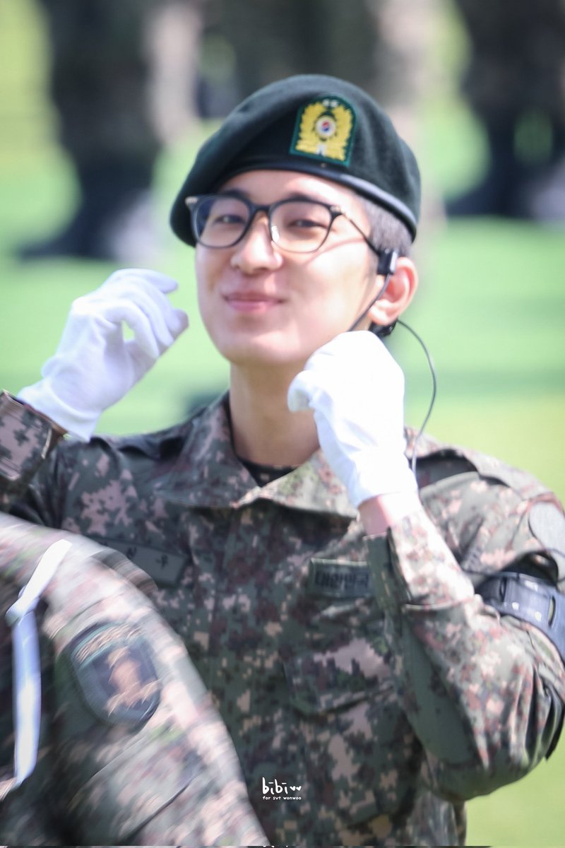 jwwoah's tweet image. and it&apos;s so hard not to post this photo 😭 real tears for wonwoo. that :} smile please i miss seeing that one 🥺. so proud of you, our wonwoo 💜