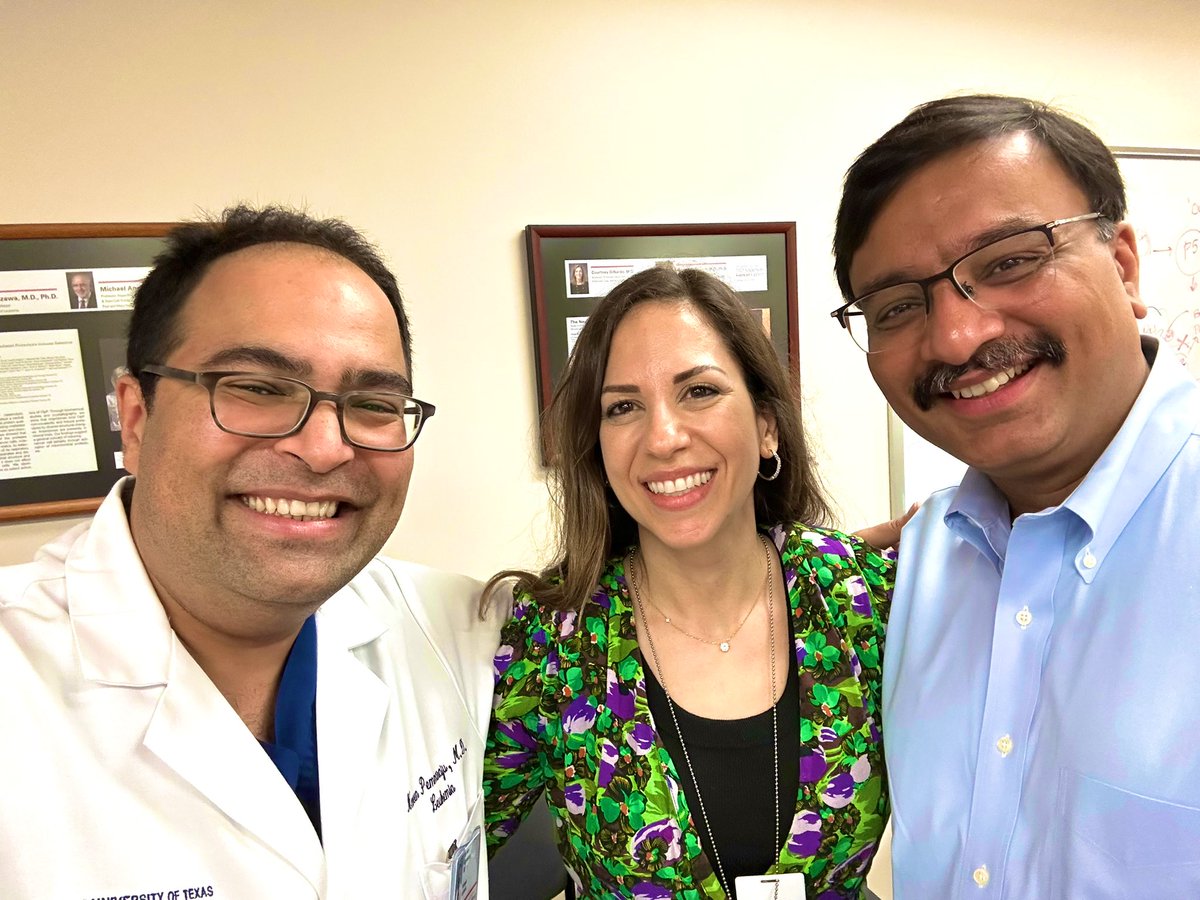 👉👉👉Amazing talk at the intersection of hemepath &amp; leukemia and chance for a quick group photo afterward - by our own world-renowned faculty speaker Dr .<a href="/sanamloghavi/">Sanam Loghavi, MD صنم لغوی 🔬🧬</a> in <a href="/MDAndersonNews/">MD Anderson Cancer Center</a> Hematology Grand Rounds this AM !!! #leusm #hemepath #endcancer | <a href="/HemeReports/">Heme Reports</a>