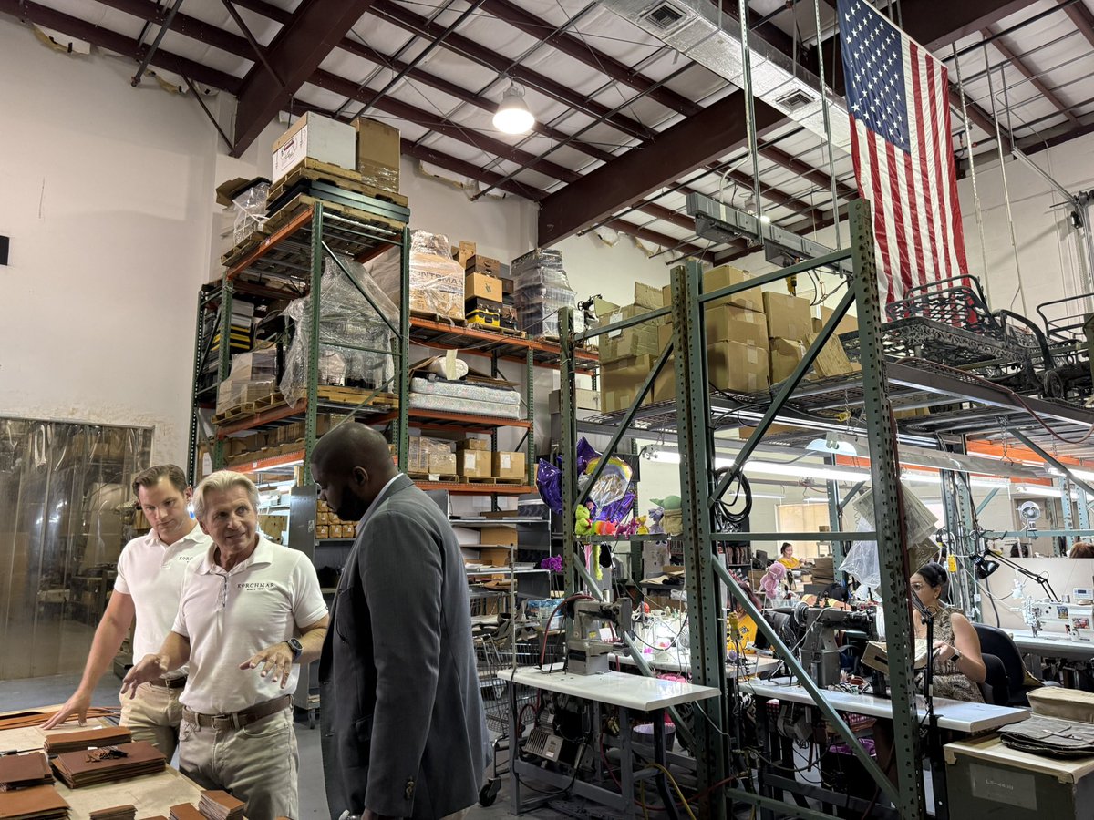 RepDonaldsPress's tweet image. Headquartered in our Southwest Florida community, @KorchmarBags has been assembling leather goods in America for over a century.

I met with Korchmar leadership at their Naples factory to discuss on-shoring US manufacturing, supply chains, trade, and “Made in the USA” production.