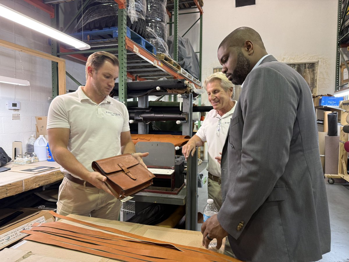 RepDonaldsPress's tweet image. Headquartered in our Southwest Florida community, @KorchmarBags has been assembling leather goods in America for over a century.

I met with Korchmar leadership at their Naples factory to discuss on-shoring US manufacturing, supply chains, trade, and “Made in the USA” production.