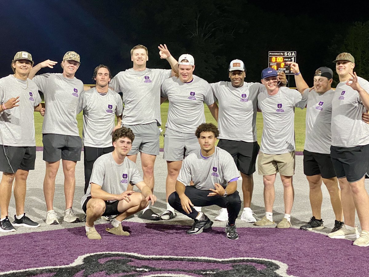 Not every sideline reporter (or WBB PxP man) spends their week nights watching 2 of their teams play for titles in other sports, but this one did tonight! <a href="/UCA_Football/">𝗨𝗖𝗔 𝗕𝗘𝗔𝗥𝗦 𝗙𝗢𝗢𝗧𝗕𝗔𝗟𝗟</a> (&amp; UCA AT) goin back-2-back-2-back on the diamond!