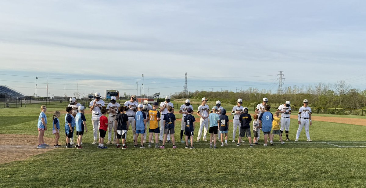 MonroeBaseball_ tweet picture