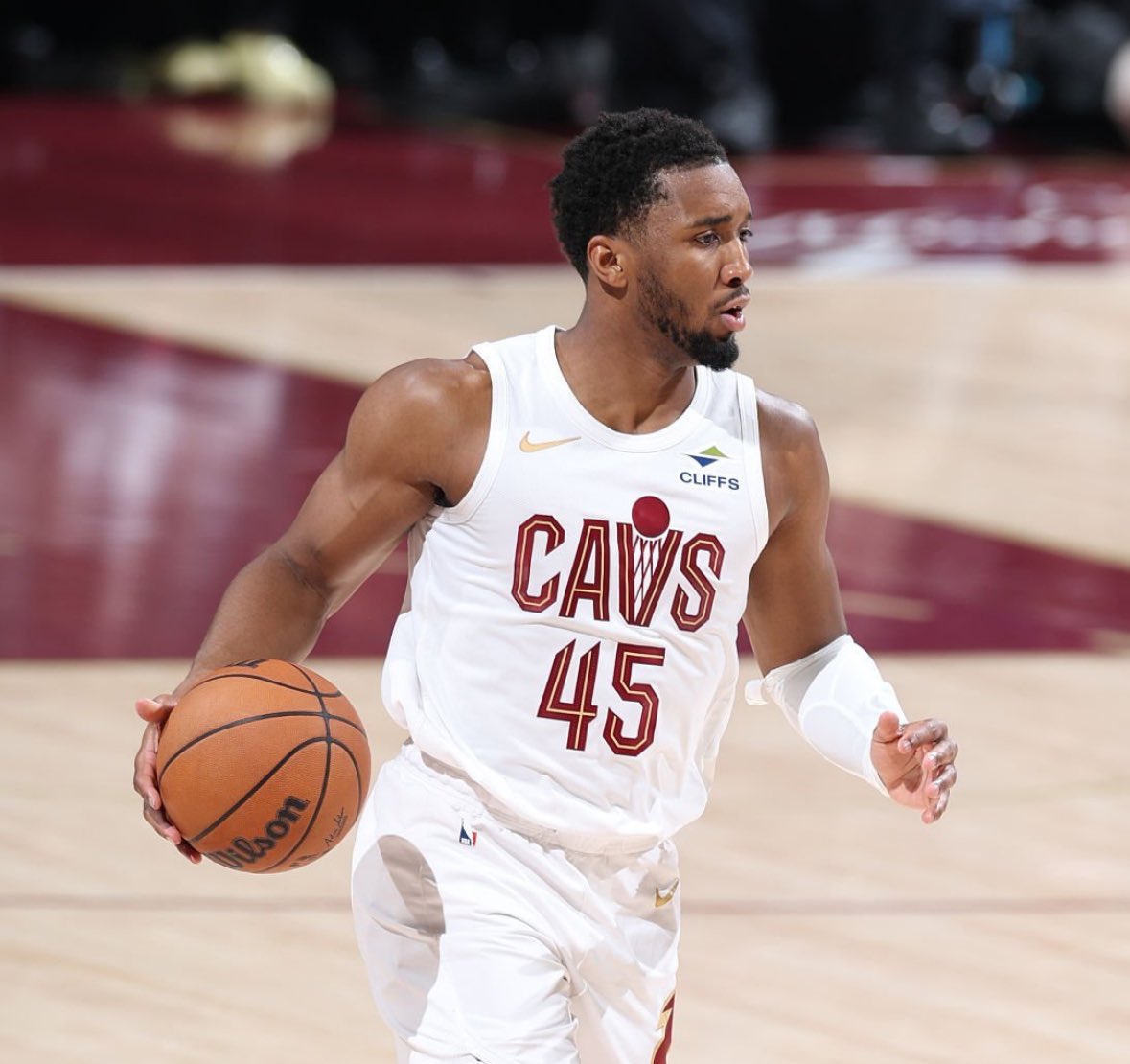 TheCavsJack's tweet image. Donovan Mitchell now has 8 30+ point games in the playoffs with the #Cavs. He is third behind LeBron & Kyrie.
1. LeBron James - 77 (in 152 games)
2. Kyrie Irving - 12 (in 52 games)
3. Donovan Mitchell - 8 (in 17 games)
#LetEmKnow